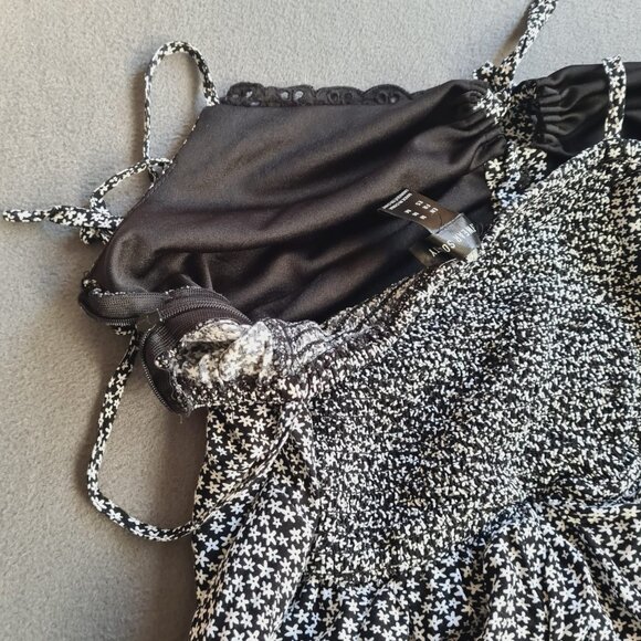 Streetwear Society Women Tie Sleeves Romper Size M Black w/ Star Print - Picture 7 of 12